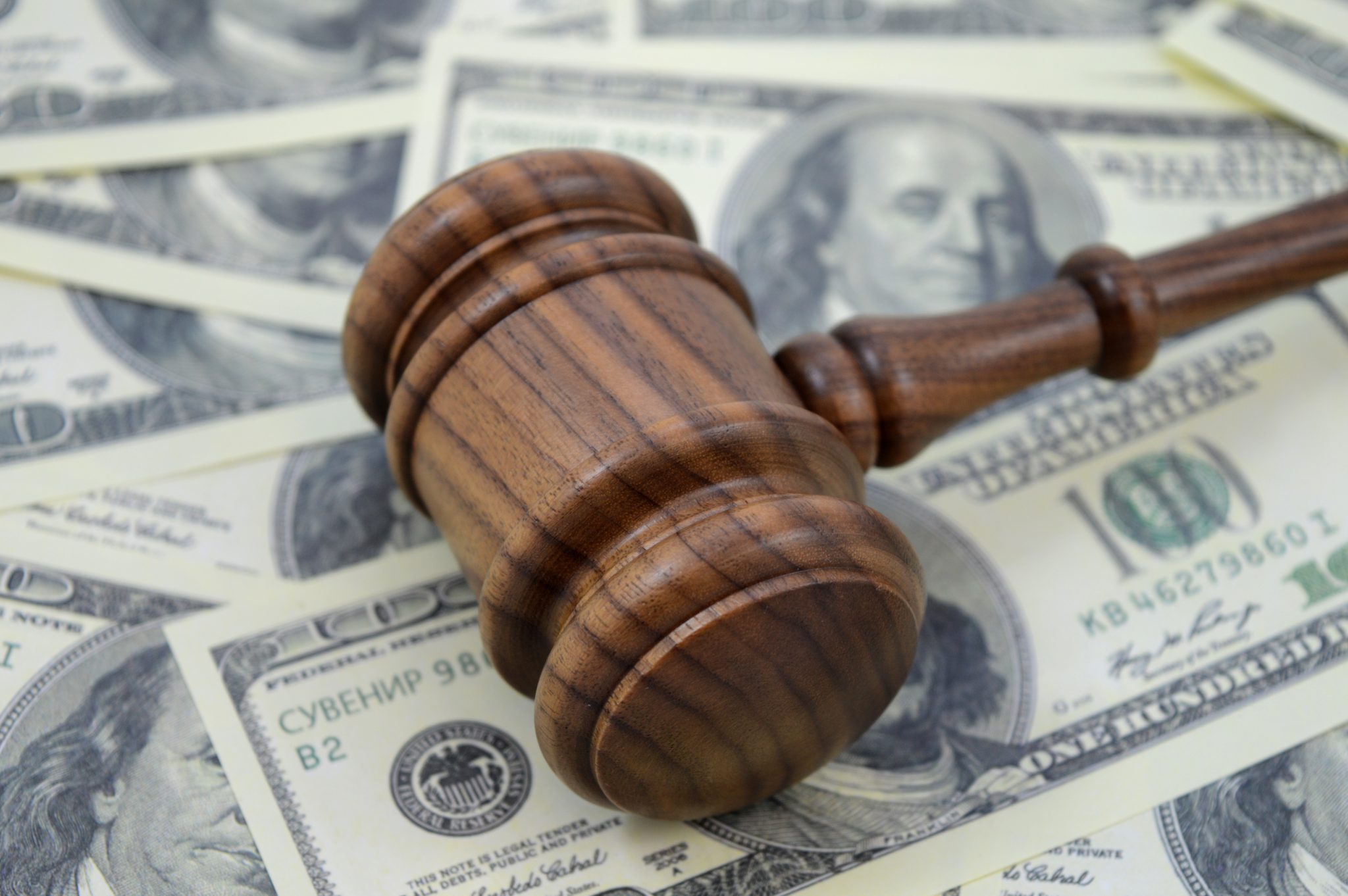 lawsuit gavel & money