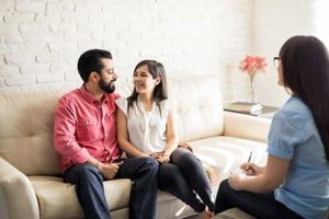 couples work together in a couples therapy program