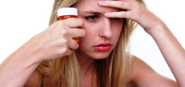 6 Signs Your Loved One May Be Addicted to Prescription Pills
